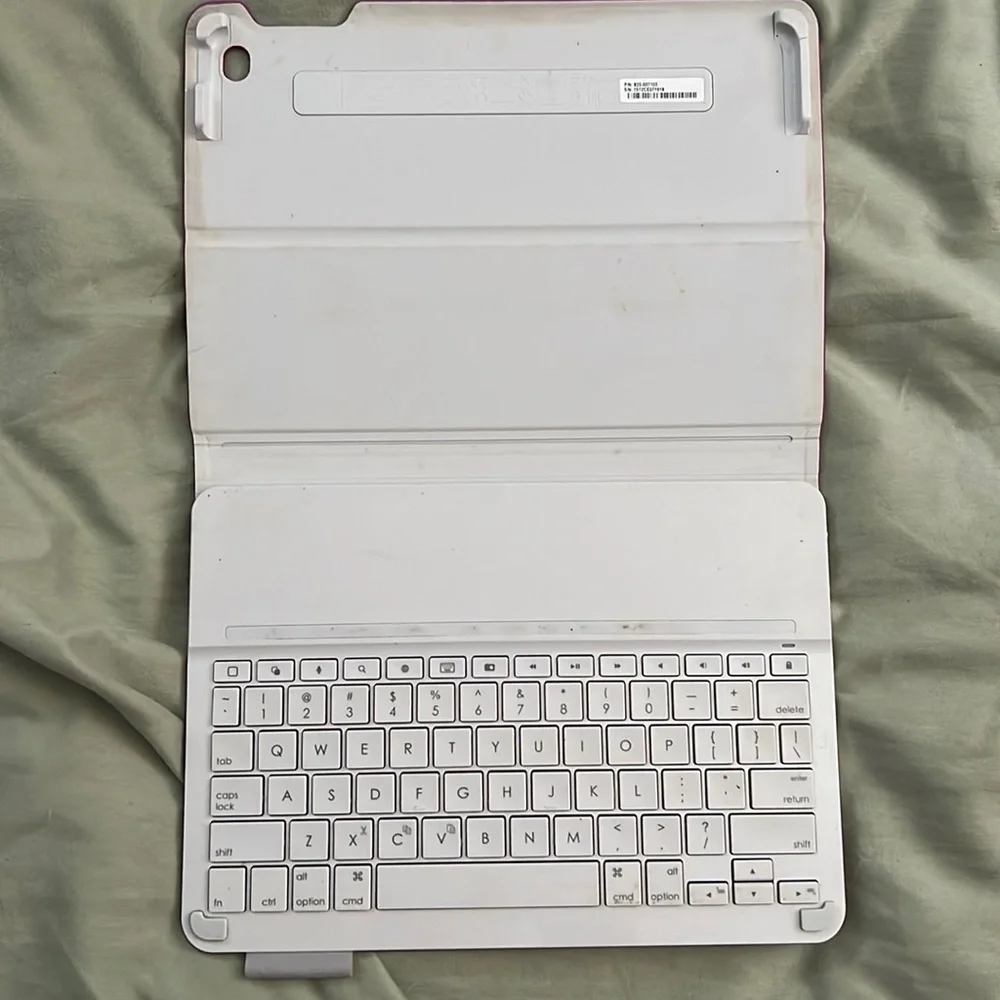 Logitech IPad Air 2 keyboard Case